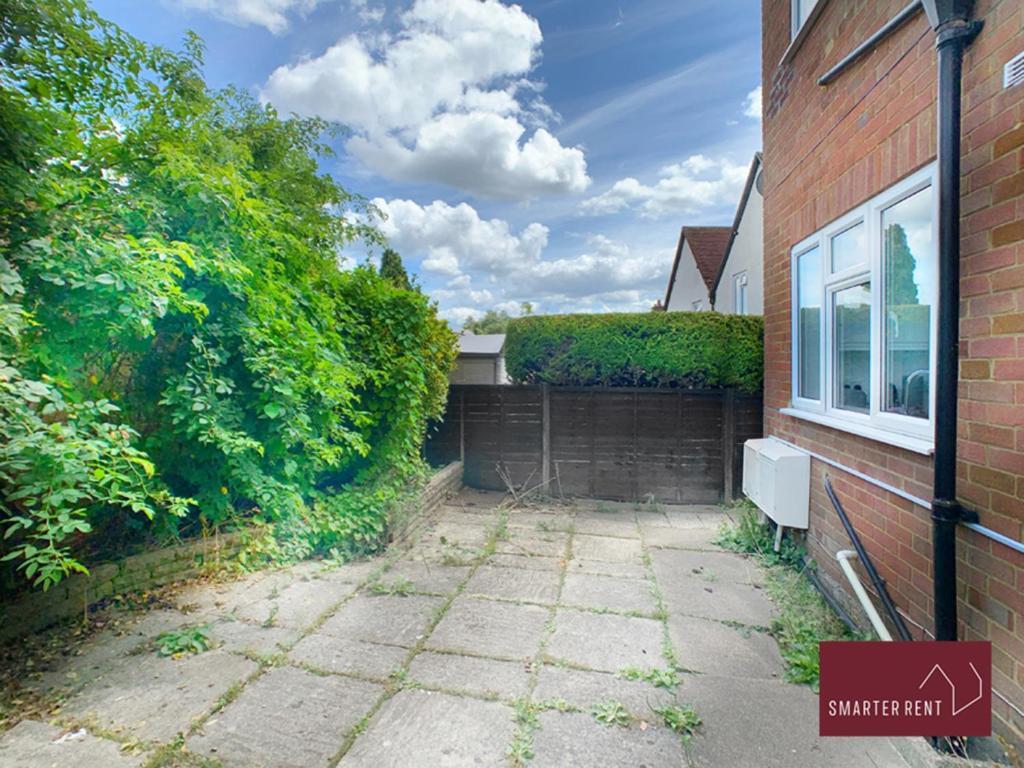 Sunninghill Village - 2 Bed - Parking And Garden アスコット エクステリア 写真