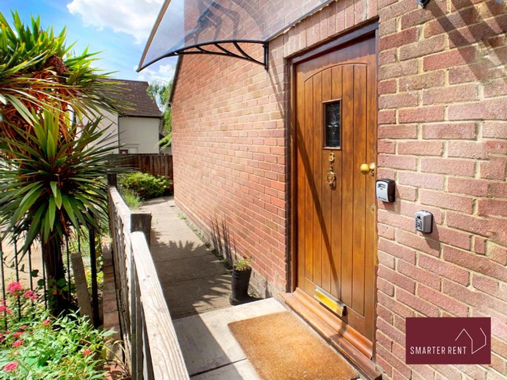 Sunninghill Village - 2 Bed - Parking And Garden アスコット エクステリア 写真